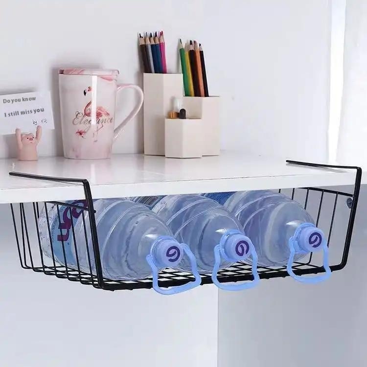 Panier de rangement suspendu sous placard – Image 4